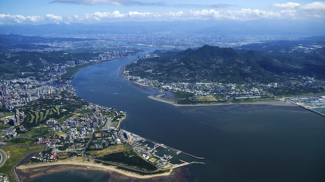 新北淡水河出海口