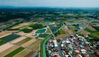 齊柏林《豐饒》系列